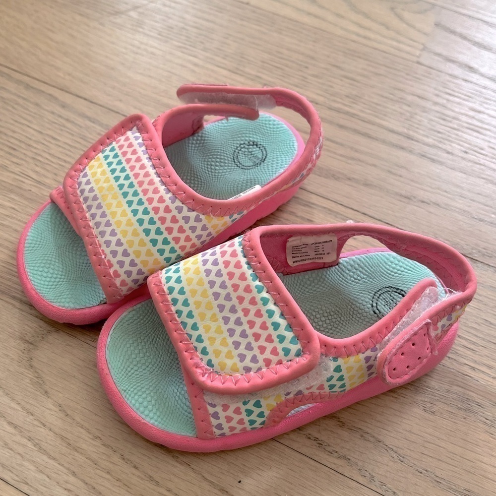Baby Girl Water Foam Velcro sandals Sz 5 hearts pink blue